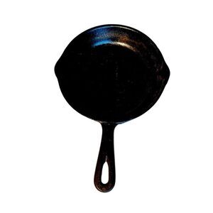 VINTAGE CAST IRON CLASSIC SKILLET 4  Made in KOREA